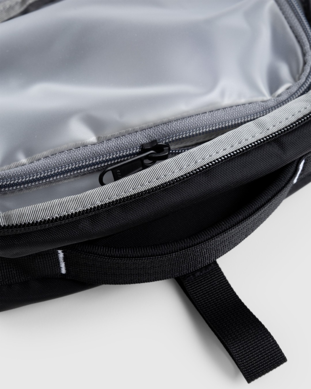 The north face outlet base camp toiletry bag